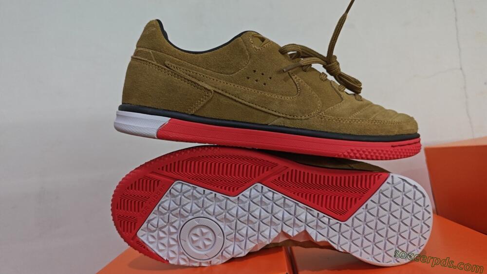 Nike Street Gato IC Low-Tops Football Shoes - Brown/Red/White