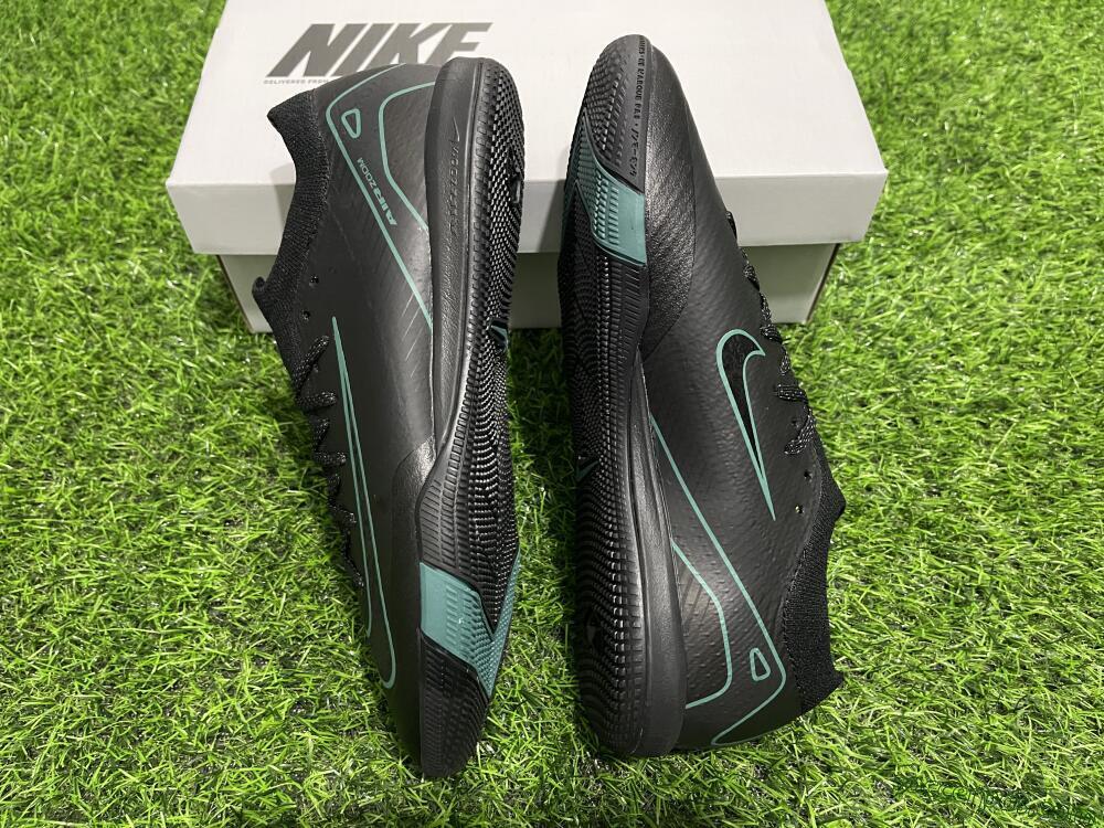 Nike Air Zoom Mercurial Vapor 16 Elite IC Low-Tops Football Shoes - Black/Blue/White