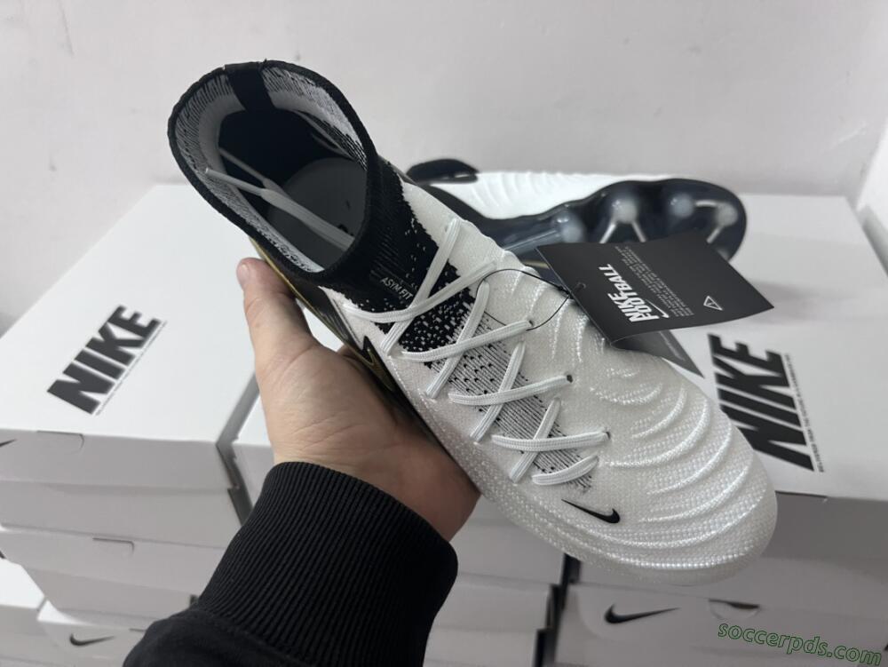 Nike Phantom Luna Elite AG High-Tops Football Boots - White/Black/Gold