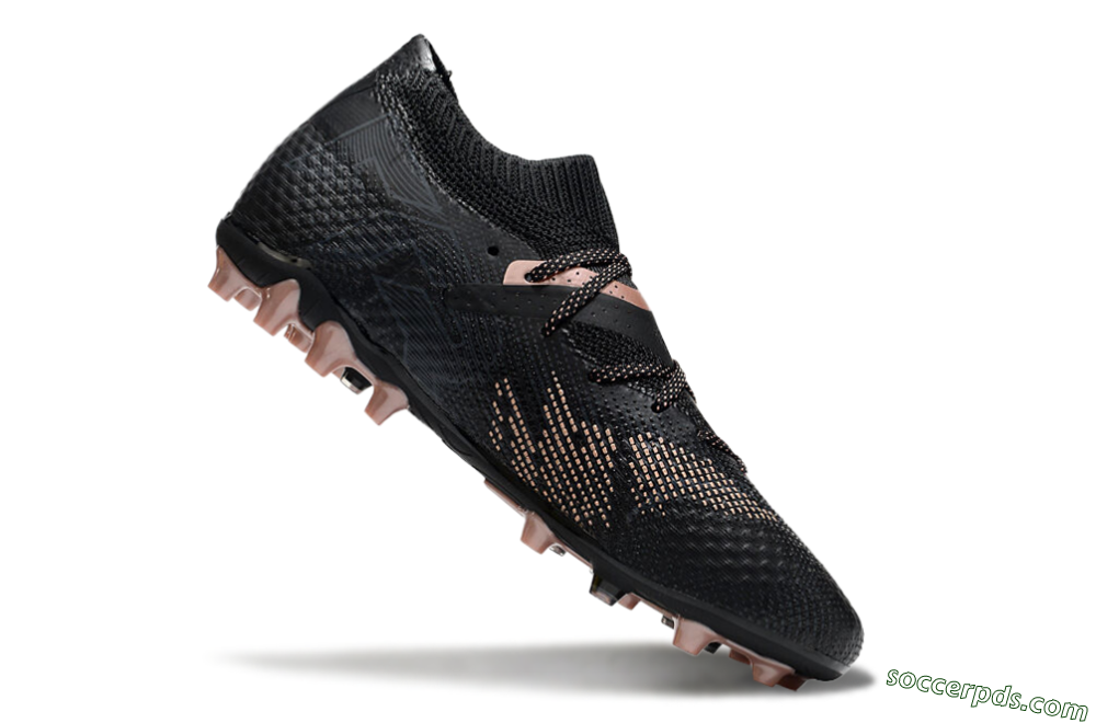 Puma Future Ultimate MG Low-Tops Football Boots - Black/Pink 4