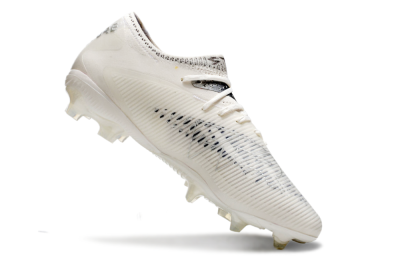 Puma Future 8 Ultimate FG Low-Tops Football Boots - White/Silver/Black