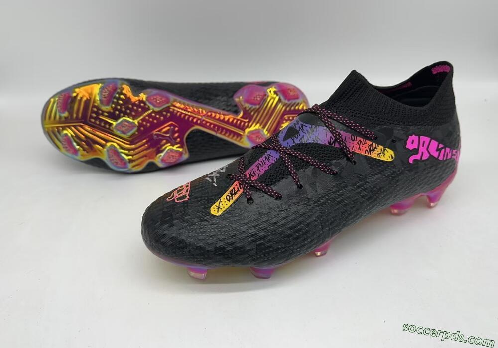 Puma Future Ultimate FG Low-Tops Football Boots - Black/Pink/Yellow