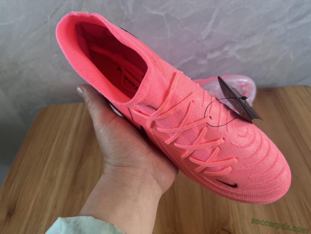 Nike Phantom Luna Elite AG High-Tops Football Boots - Pink/Black