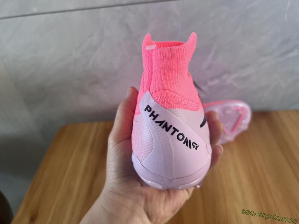 Nike Phantom Luna Elite AG High-Tops Football Boots - Pink/Black