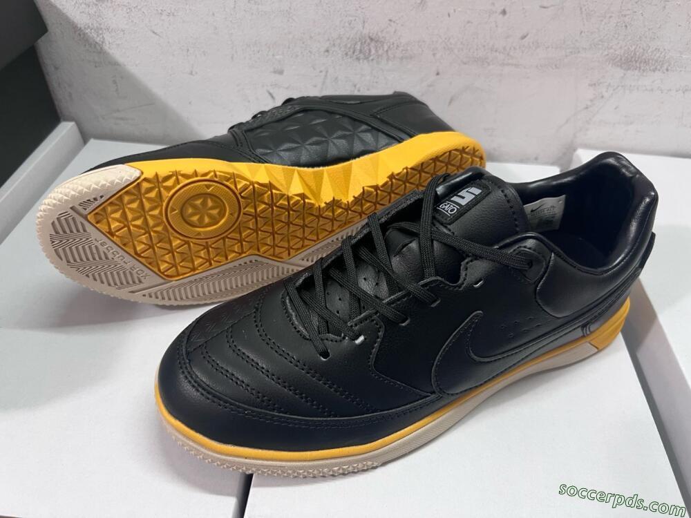 Nike Street Gato IC Low-Tops Football Shoes - Black/Yellow/Beige