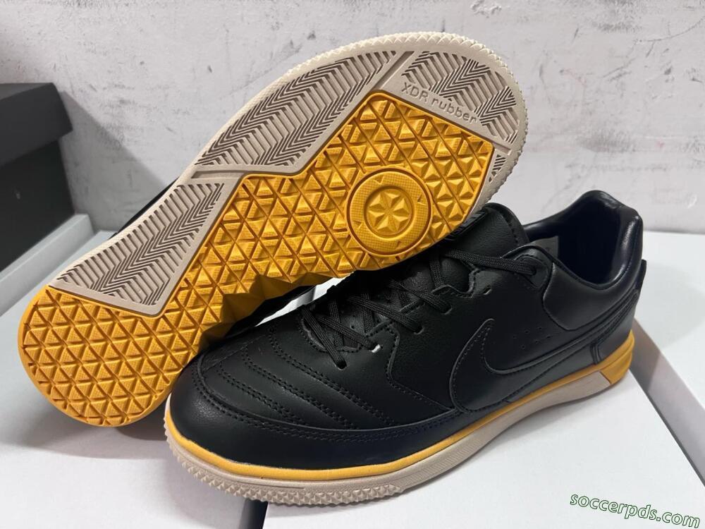 Nike Street Gato IC Low-Tops Football Shoes - Black/Yellow/Beige