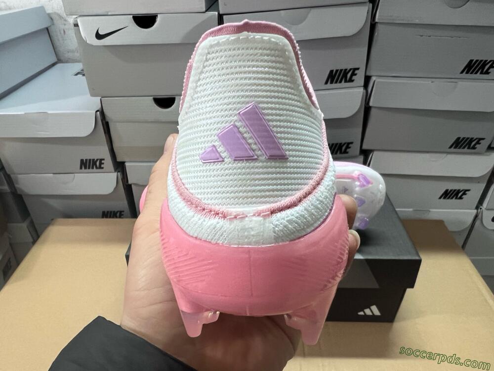 Adidas F50 Elite Laceless FG Low-Tops Football Boots - White/Pink/Gold