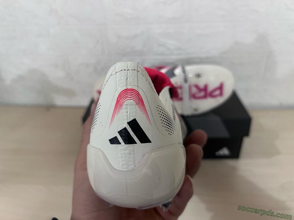 Adidas Predator Elite Foldover Tongue FG Low-Tops Football Boots - Beige/Black/Red
