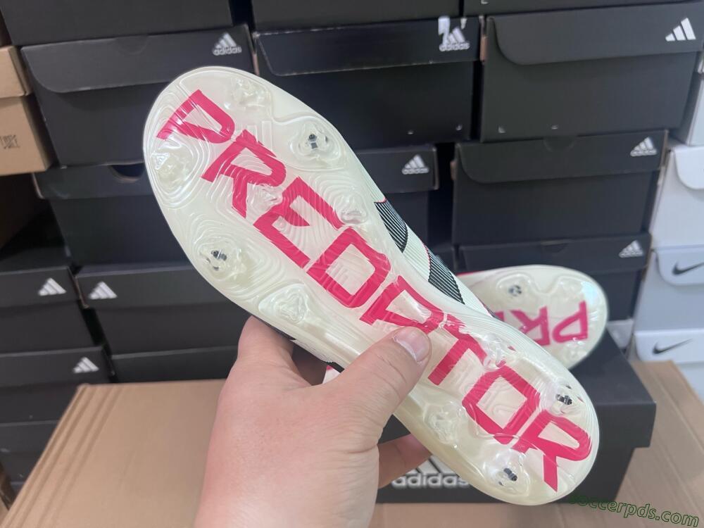 Adidas Predator Elite Laceless FG Low-Tops Football Boots - Beige/Red/Black