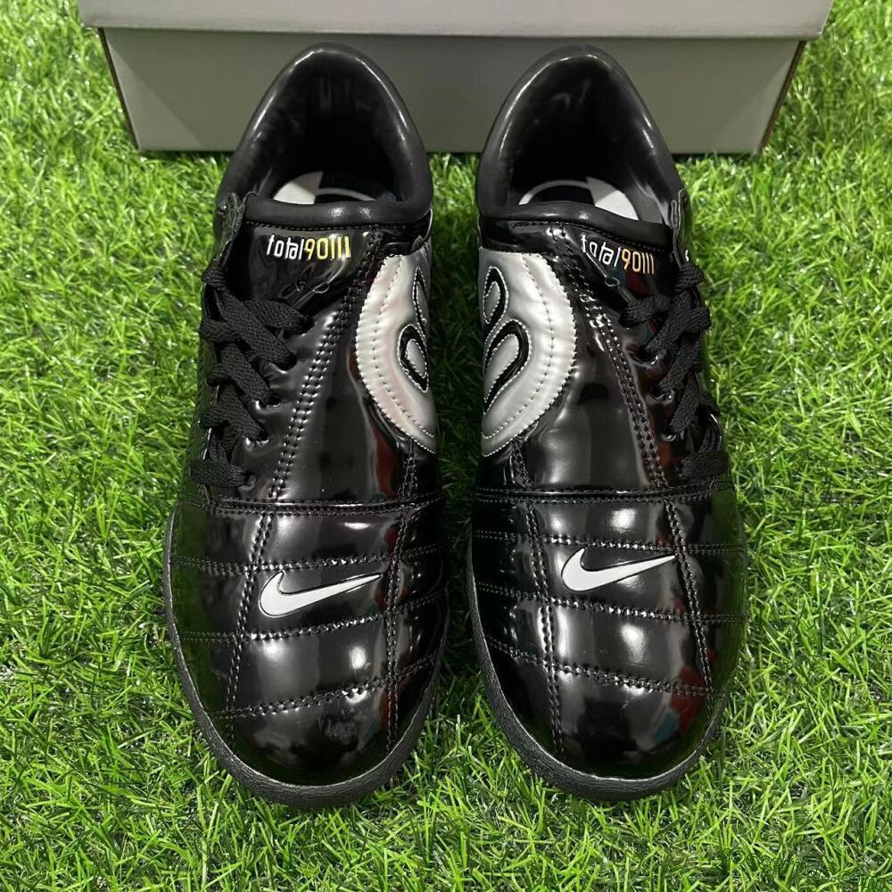 Nike Total 90 II IC Low-Tops Football Shoes - Black/White