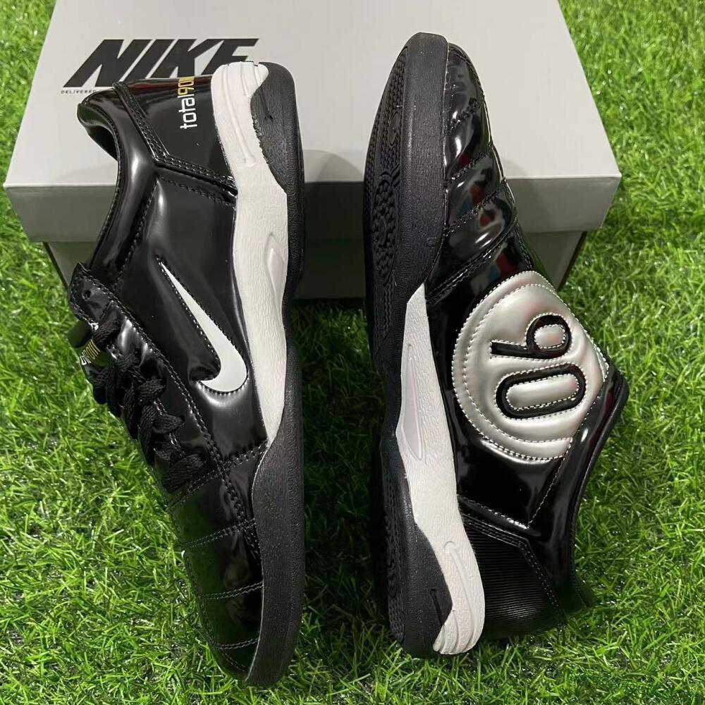 Nike Total 90 II IC Low-Tops Football Shoes - Black/White