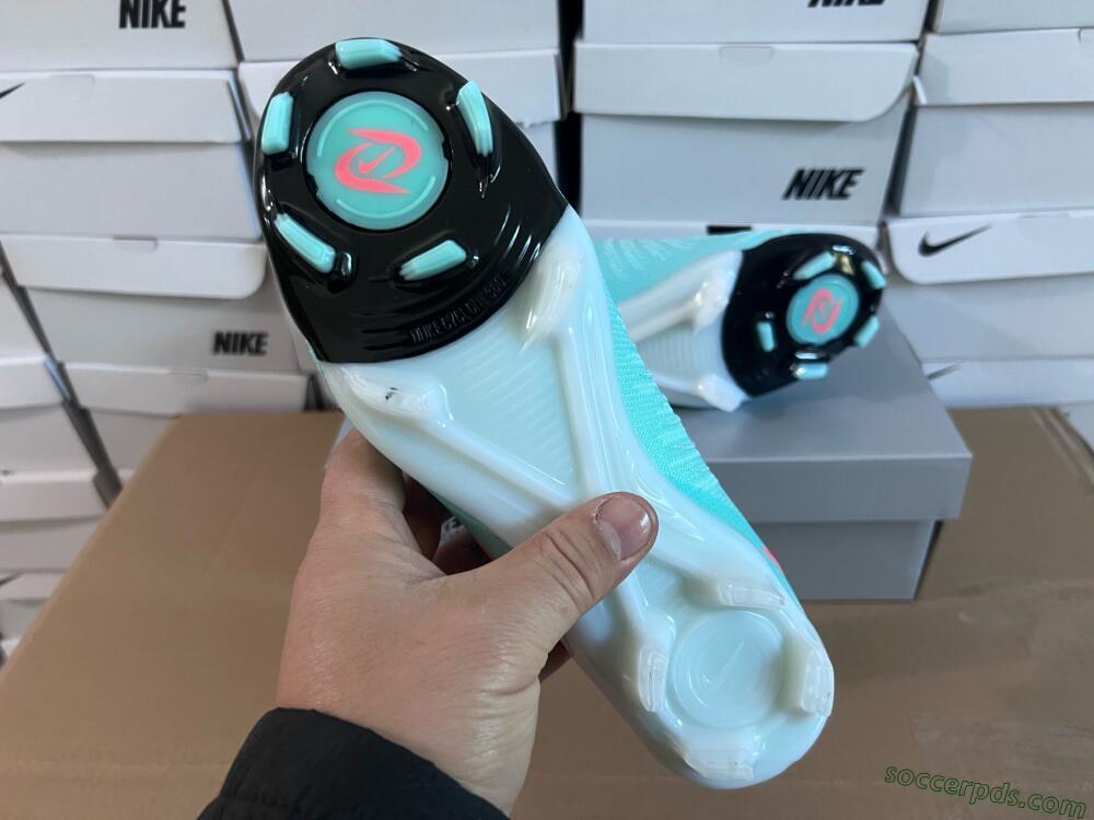 Nike Phantom Luna Elite FG Low-Tops Football Boots - Jade/Red/White
