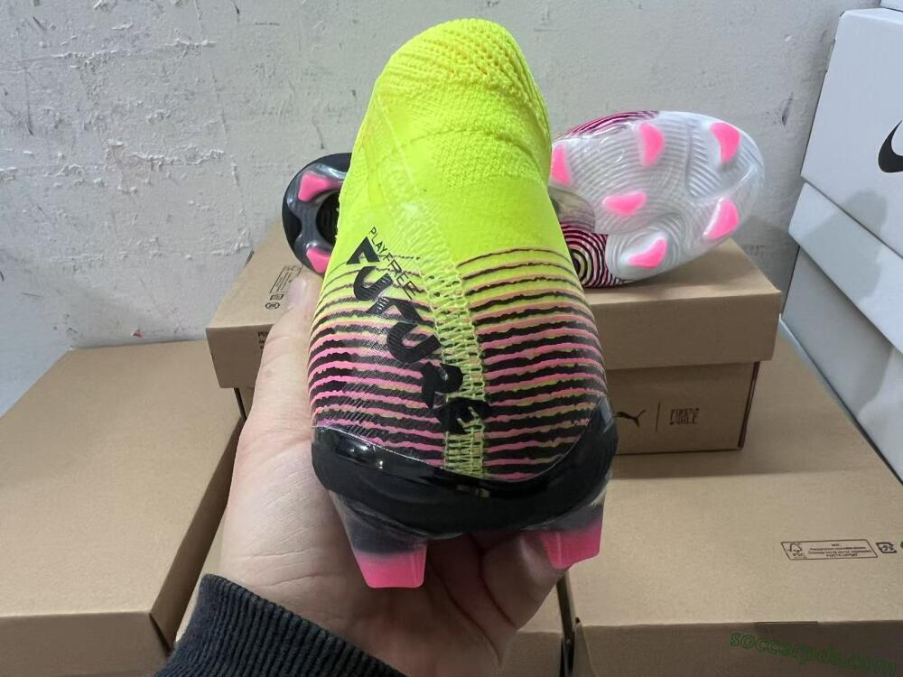 Puma Future 8 Ultimate FG Low-Tops Football Boots - Yellow/Pink/Black
