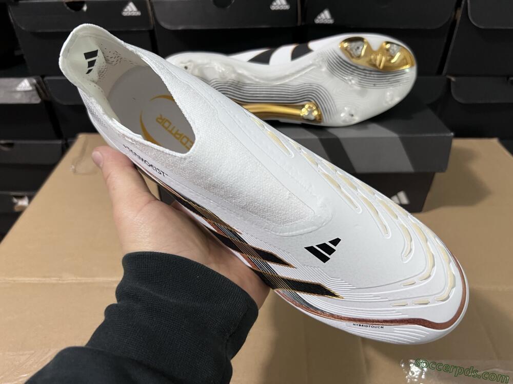 Adidas Predator Laceless Elite 25 FG Low-Tops Football Boots - White/Black/Gold