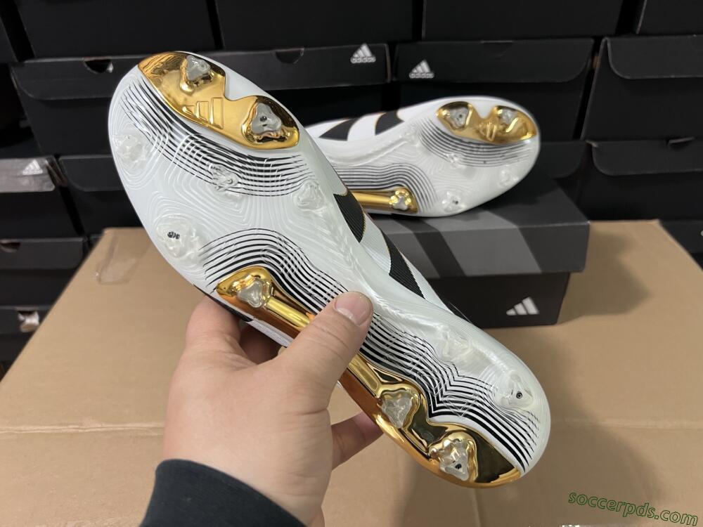 Adidas Predator Laceless Elite 25 FG Low-Tops Football Boots - White/Black/Gold