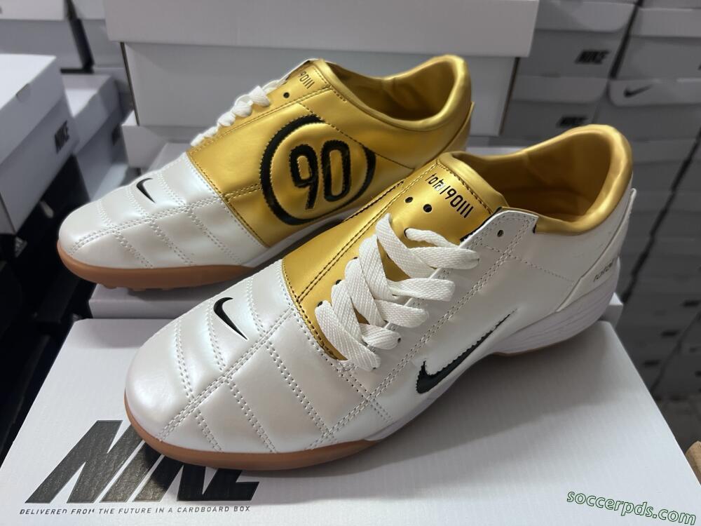 Nike Total 90 II TF Low-Tops Football Shoes - Silver/Black/Gold