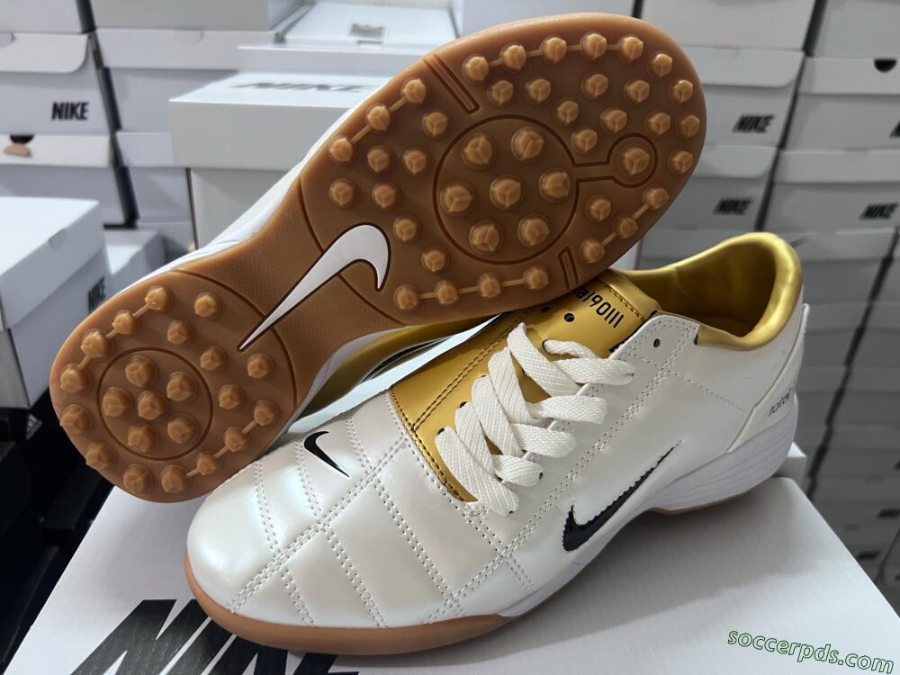 Nike Total 90 II TF Low-Tops Football Shoes - Silver/Black/Gold