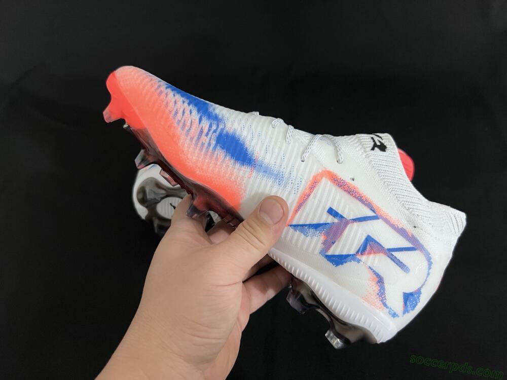 Puma Future 8 Ultimate FG Low-Tops Football Boots - White/Pink/Blue