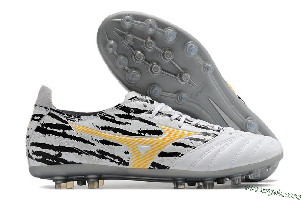 Mizuno Morelia Neo AG Low-Tops Football Boots - White/Black 1
