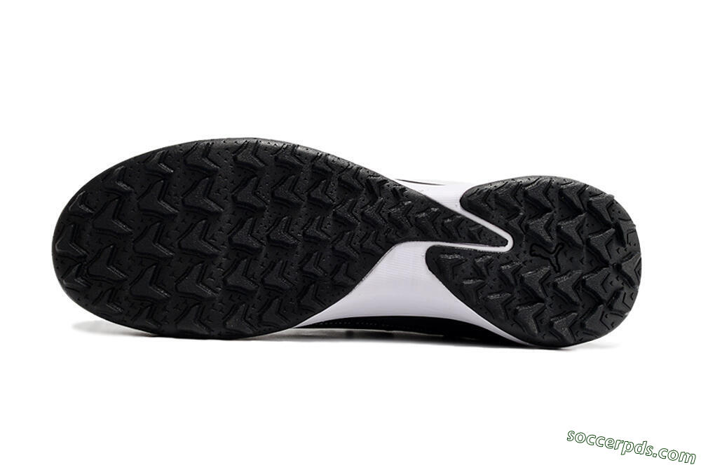 Puma Ultra Ultimate TF Low-Tops Football Shoes - Black/White 7