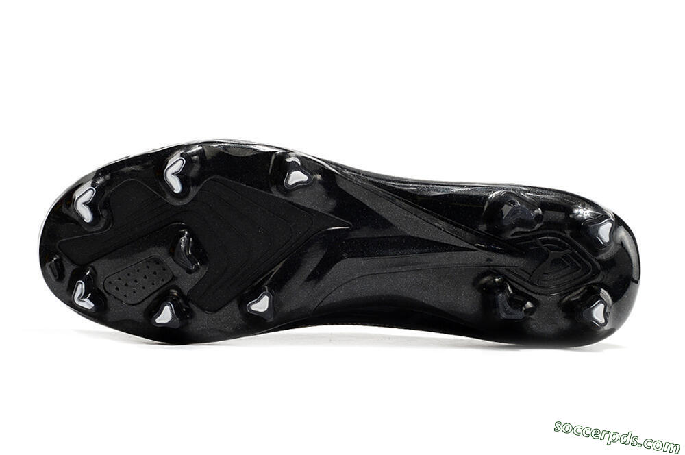 Puma Ultra Ultimate FG Low-Tops Football Boots - Black/Whtie 7