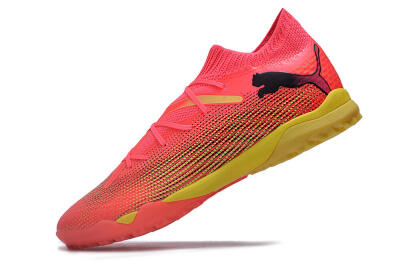 Puma Future Ultimate TF Low-Tops Football Shoes - Pink/Yellow/Black