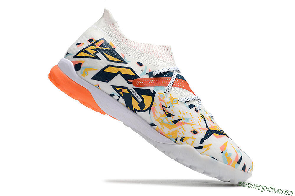 Puma Future Ultimate TF Low-Tops Football Shoes - White/Yellow/Black 4