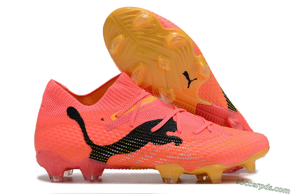 Puma Future 7 Ultimate FG Low-Tops Football Boots - Pink/Black/Yellow 1