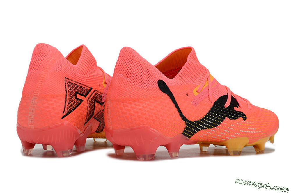 Puma Future 7 Ultimate FG Low-Tops Football Boots - Pink/Black/Yellow 6