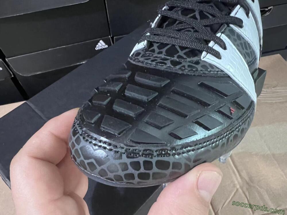 Adidas Predator 94 FG Limited Edition FG Low-Tops Football Boots - Black/Red/White