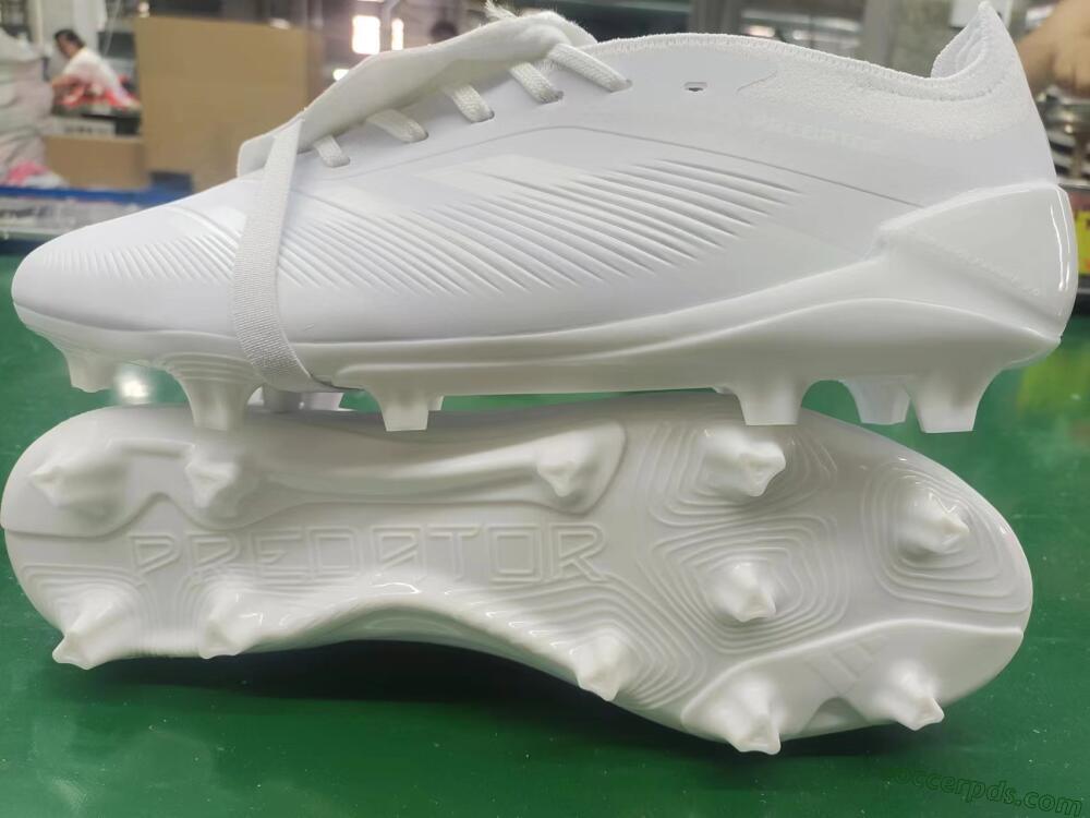 Adidas Predator Elite Foldover Tongue FG Low-Tops Football Boots - White/Beige