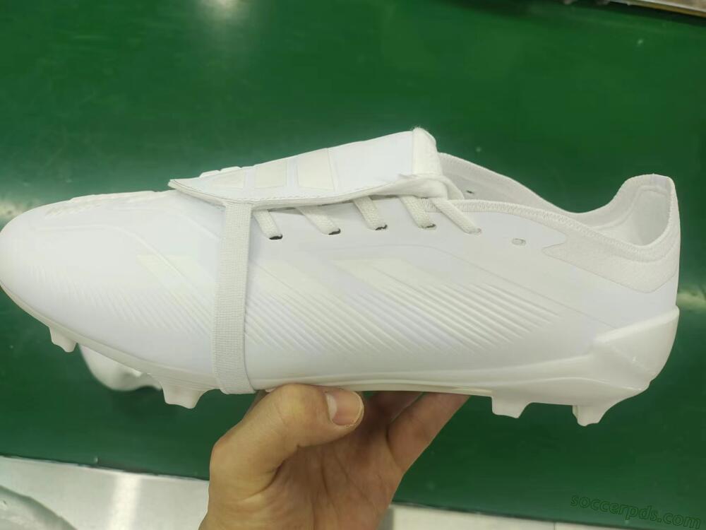 Adidas Predator Elite Foldover Tongue FG Low-Tops Football Boots - White/Beige