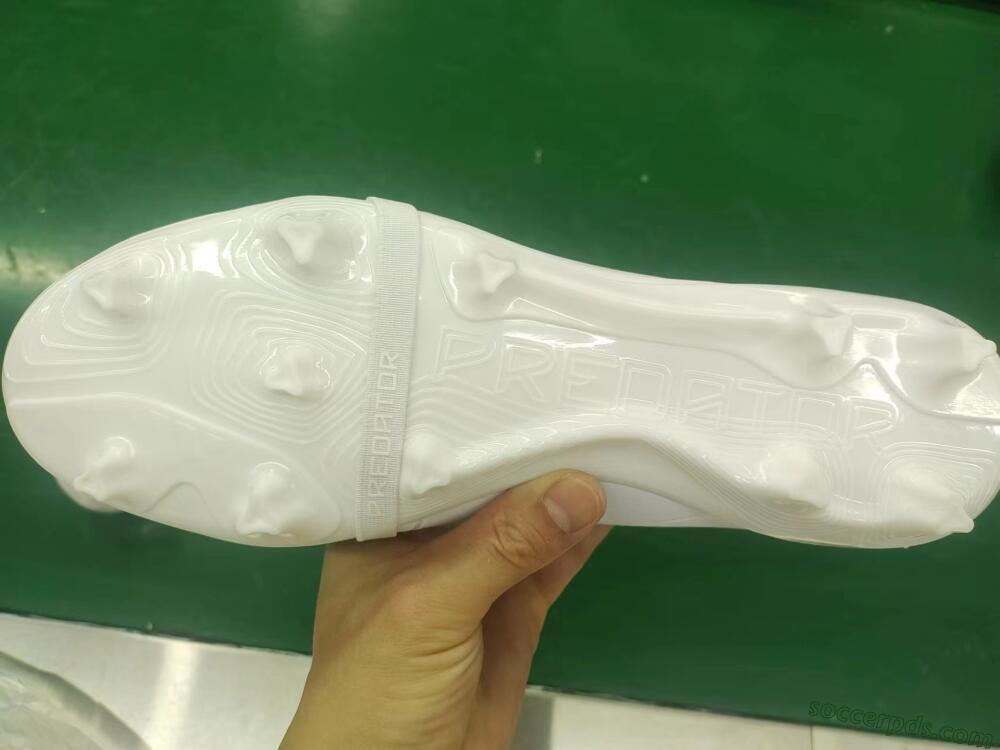 Adidas Predator Elite Foldover Tongue FG Low-Tops Football Boots - White/Beige