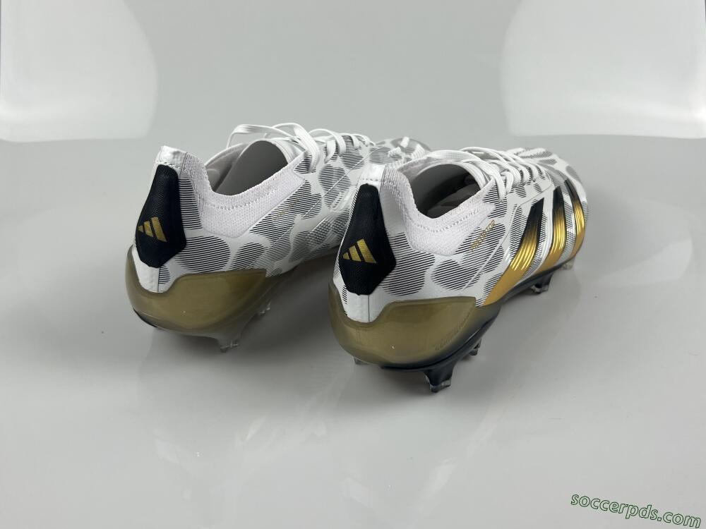 Adidas Predator Elite FG Low-Tops Football Boots - White/Grey/Gold 9