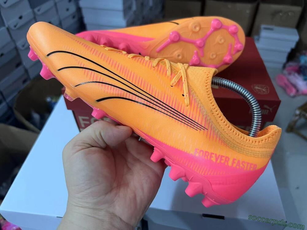 Puma Ultra Ultimate MG Low-Tops Football Boots - Yellow/Black/Pink