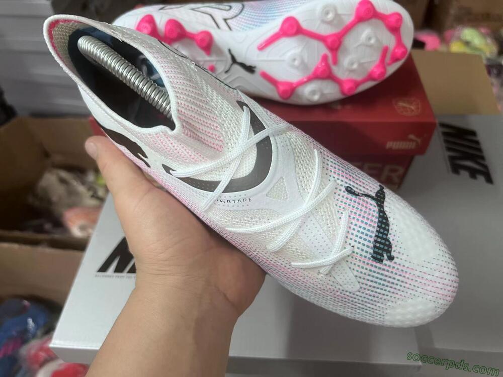 Puma Future Ultimate MG Low-Tops Football Boots - White/Blue/Pink