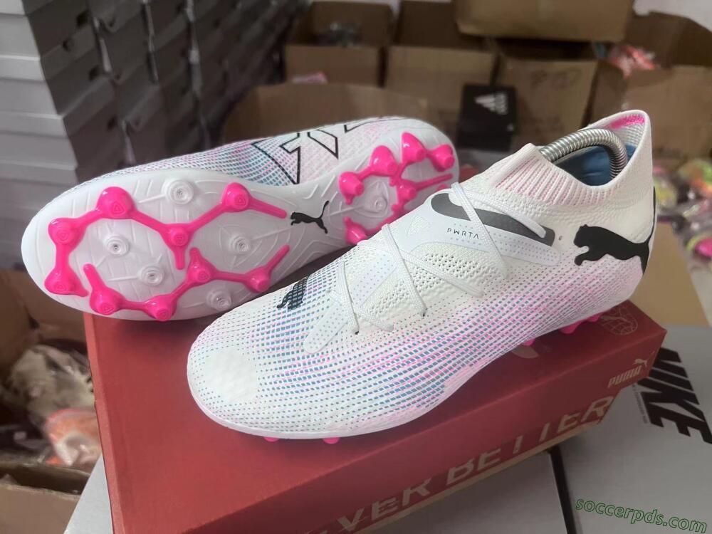 Puma Future Ultimate MG Low-Tops Football Boots - White/Blue/Pink