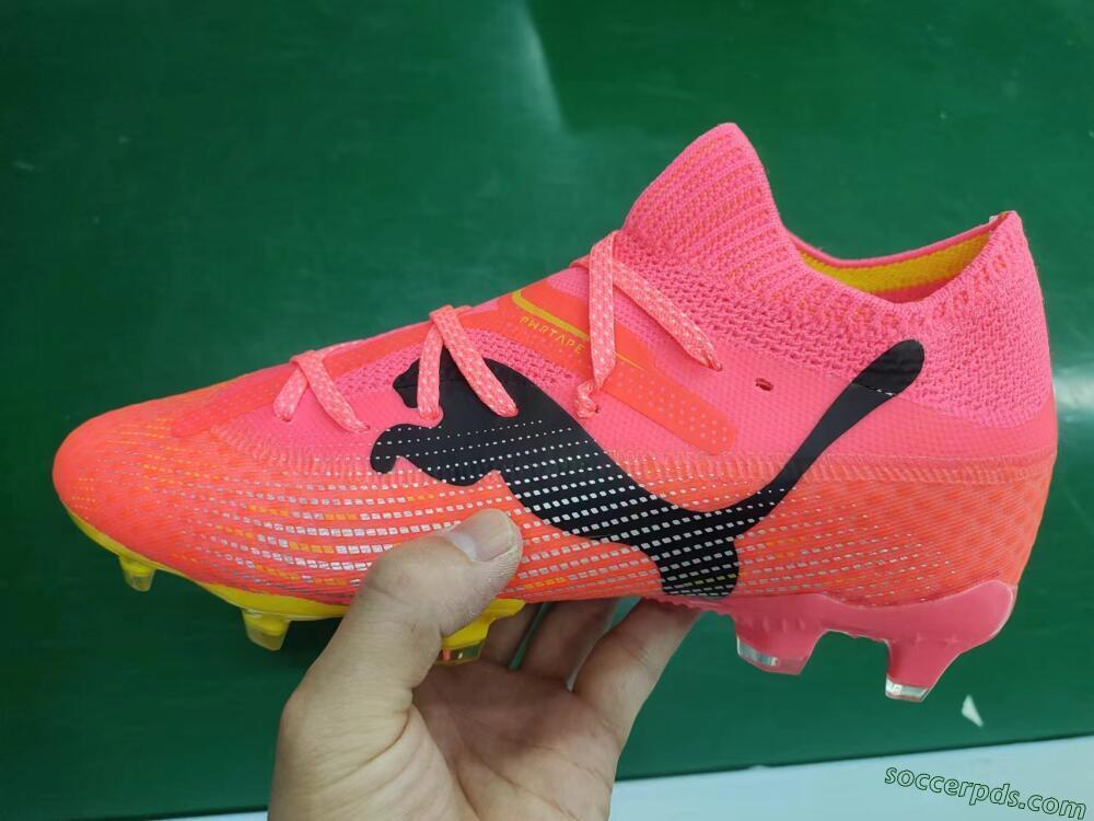 Puma Future Ultimate FG Low-Tops Football Boots - Pink/Black/Yellow
