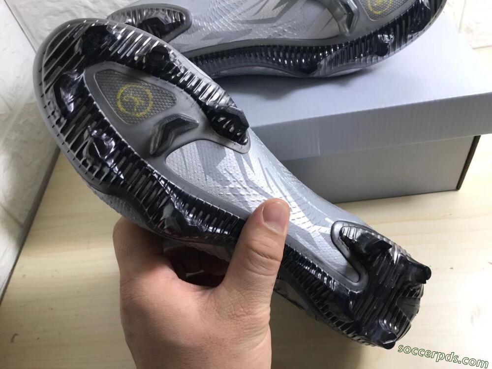 Nike Phantom Scorpion Elite DF FG High-Tops Football Boots - Silver/Yellow/Black