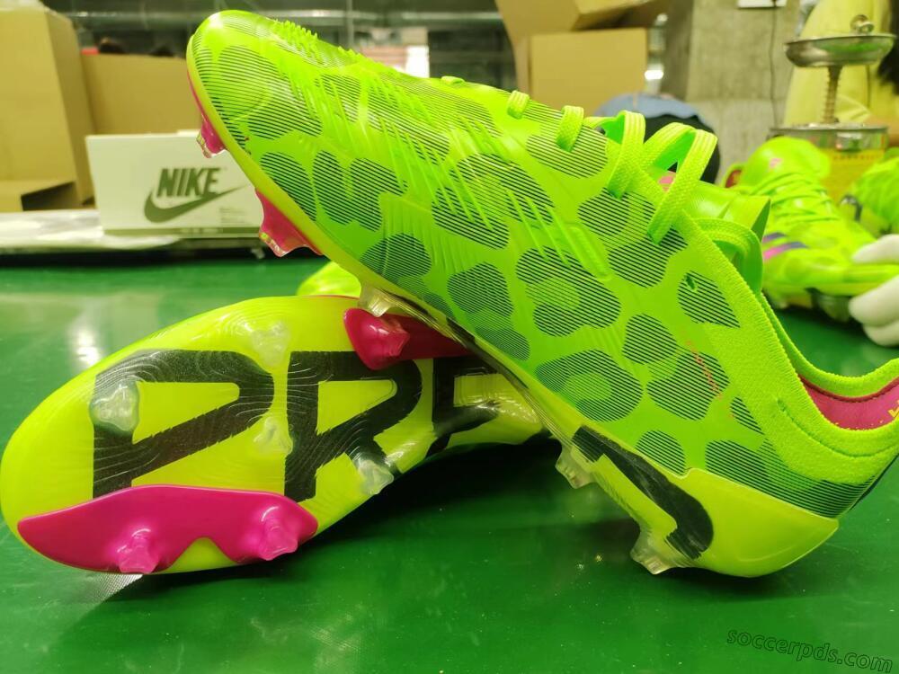 Adidas Predator Accuracy.1 FG Low-Tops Football Boots - Green/Yellow/Purple