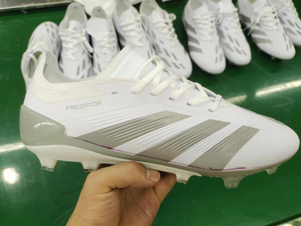 Adidas Predator Accuracy.1 FG Low-Tops Football Boots - White/Silver/Grey