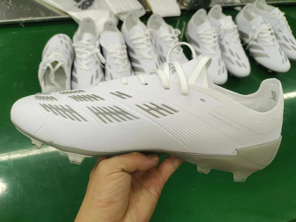 Adidas Predator Accuracy.1 FG Low-Tops Football Boots - White/Silver/Grey