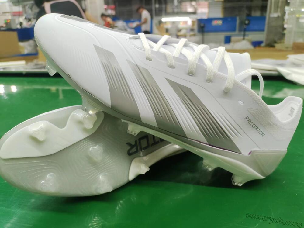 Adidas Predator Accuracy.1 FG Low-Tops Football Boots - White/Silver/Grey