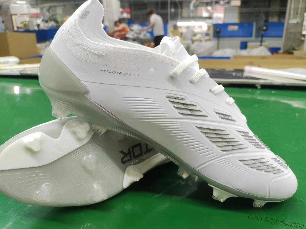 Adidas Predator Accuracy.1 FG Low-Tops Football Boots - White/Silver/Grey