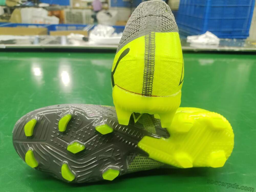 Puma Future 7 Ultimate FG Low-Tops Football Boots - Grey/Yellow/Black