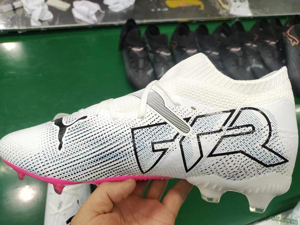 Puma Future Ultimate 2024 FG Low-Tops Football Boots - White/Pink/Blue/Black