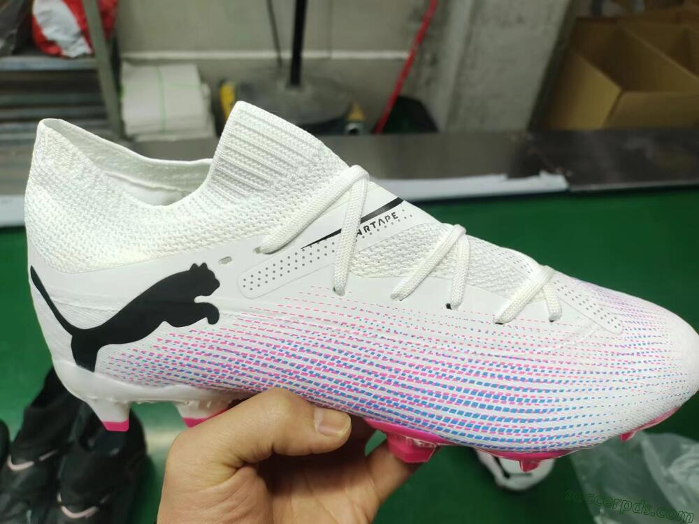 Puma Future Ultimate 2024 FG Low-Tops Football Boots - White/Pink/Blue/Black