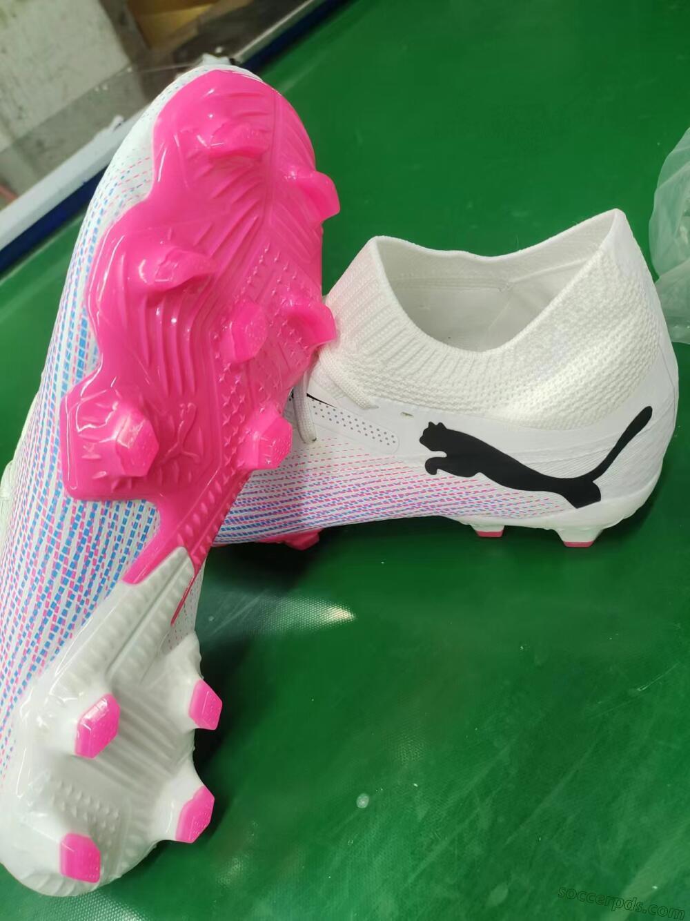 Puma Future Ultimate 2024 FG Low-Tops Football Boots - White/Pink/Blue/Black