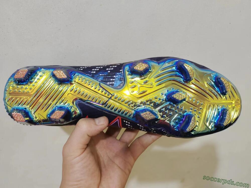 Puma Future Ultimate FG Low-Tops Football Boots - Blue/Purple/Pink