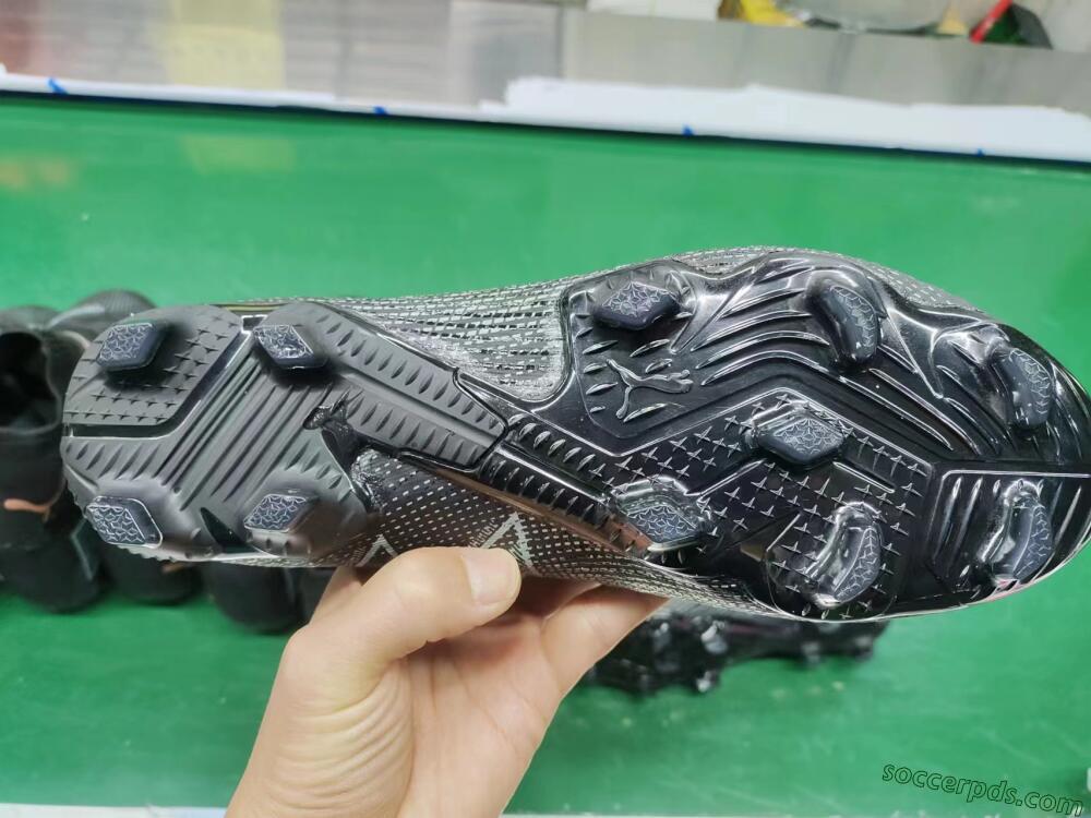 Puma Future Ultimate 2024 FG Low-Tops Football Boots - Black/Blue/Gold